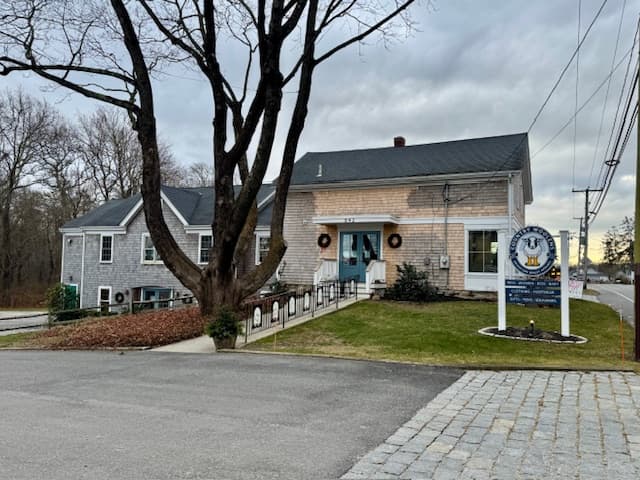 Country Woolens storefront on Main Road in Westport